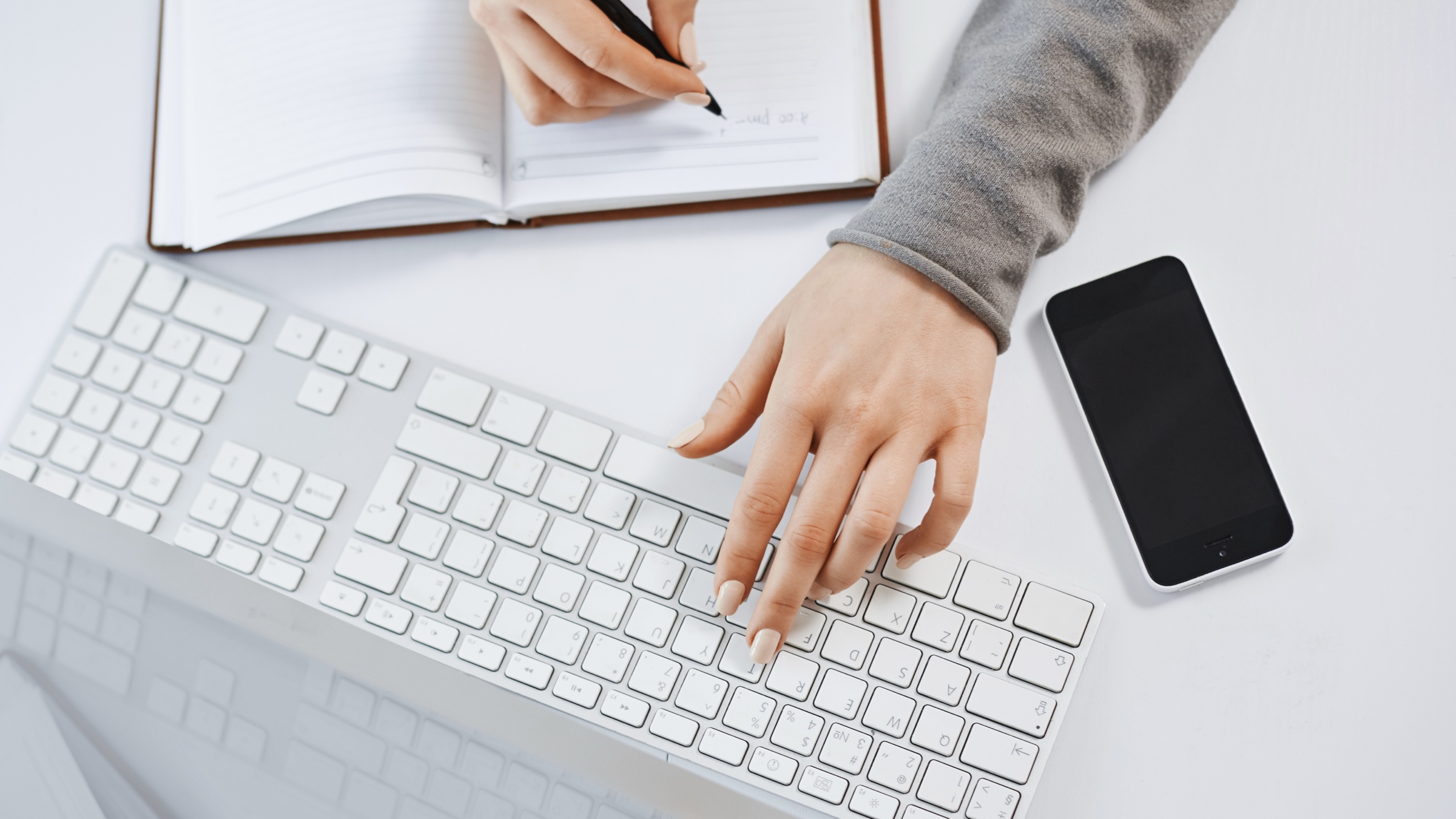 Copywriting Tricks That Make People Stop Scrolling